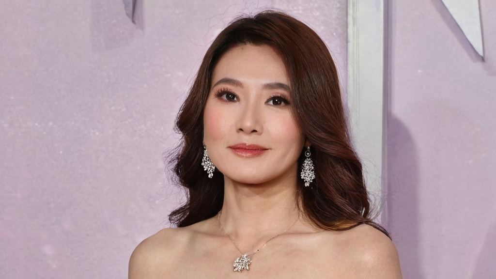 陈晓陈妍希甜蜜热吻疑似见父母敲定婚期 网络热门事件引热议
